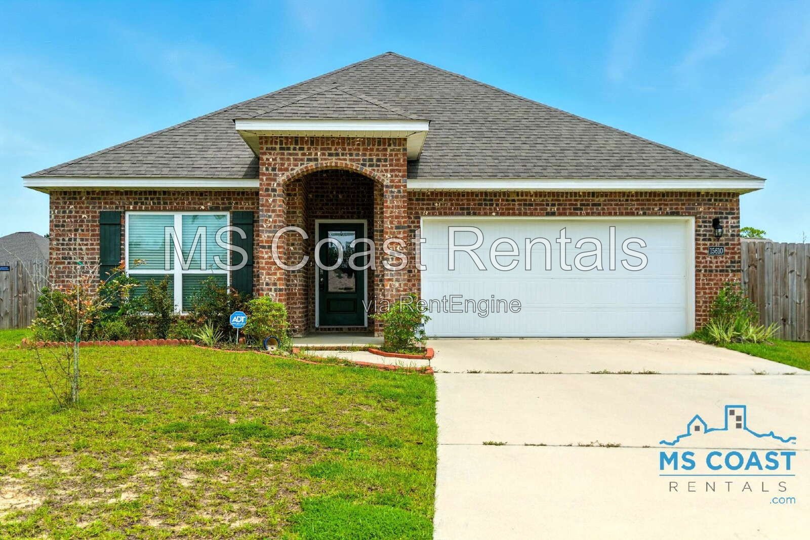 Beautiful 4-Bedroom Biloxi Home with Big Fenced in Yard! – 15610 Lantern Cove!