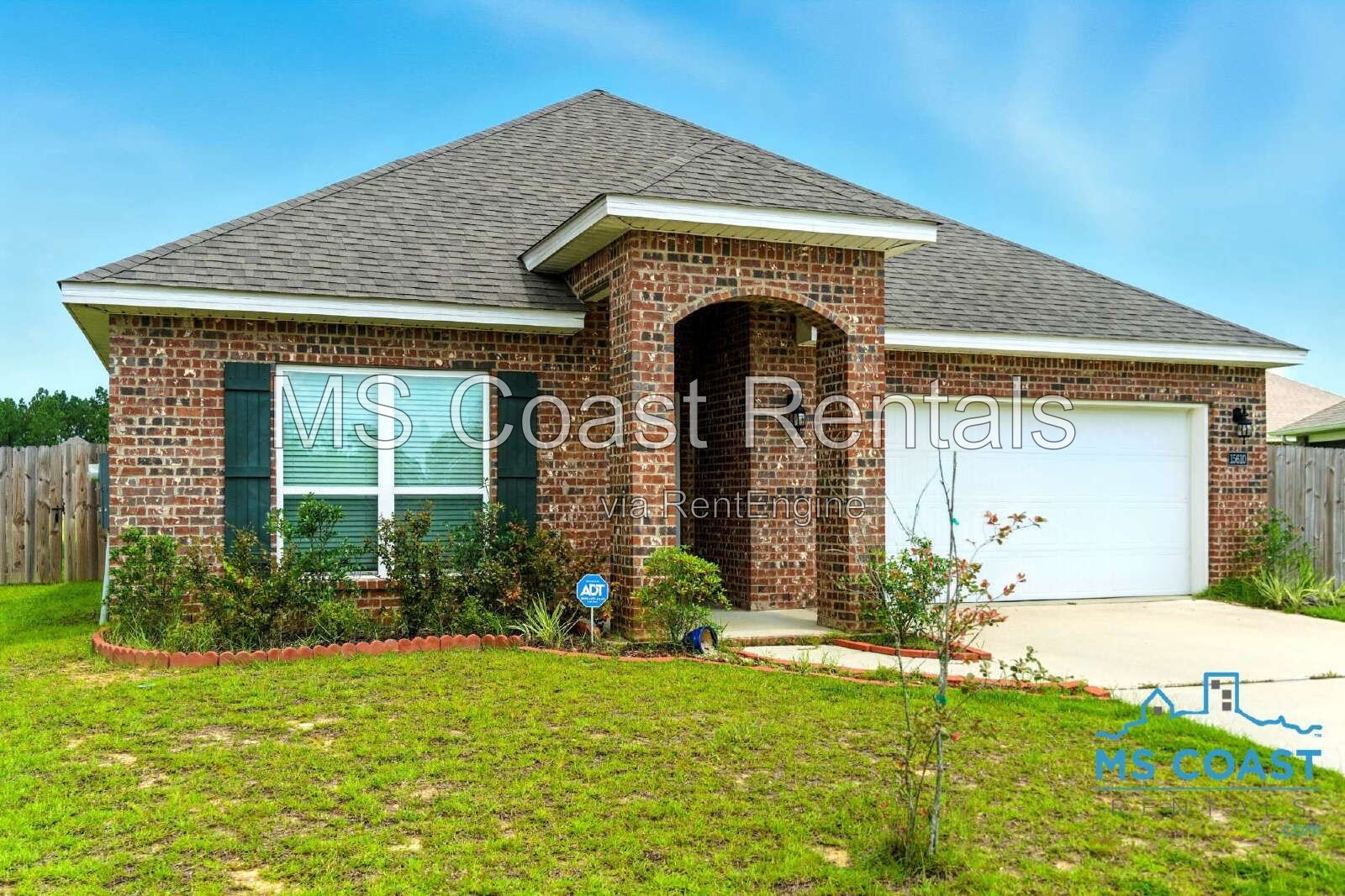 Beautiful 4-Bedroom Biloxi Home with Big Fenced in Yard! – 15610 Lantern Cove!