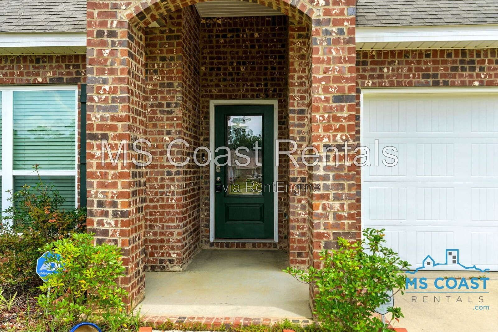 Beautiful 4-Bedroom Biloxi Home with Big Fenced in Yard! – 15610 Lantern Cove!