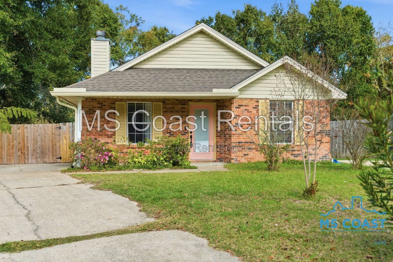 Charming Cottage Cozy Fireplace in Ocean Springs! property image