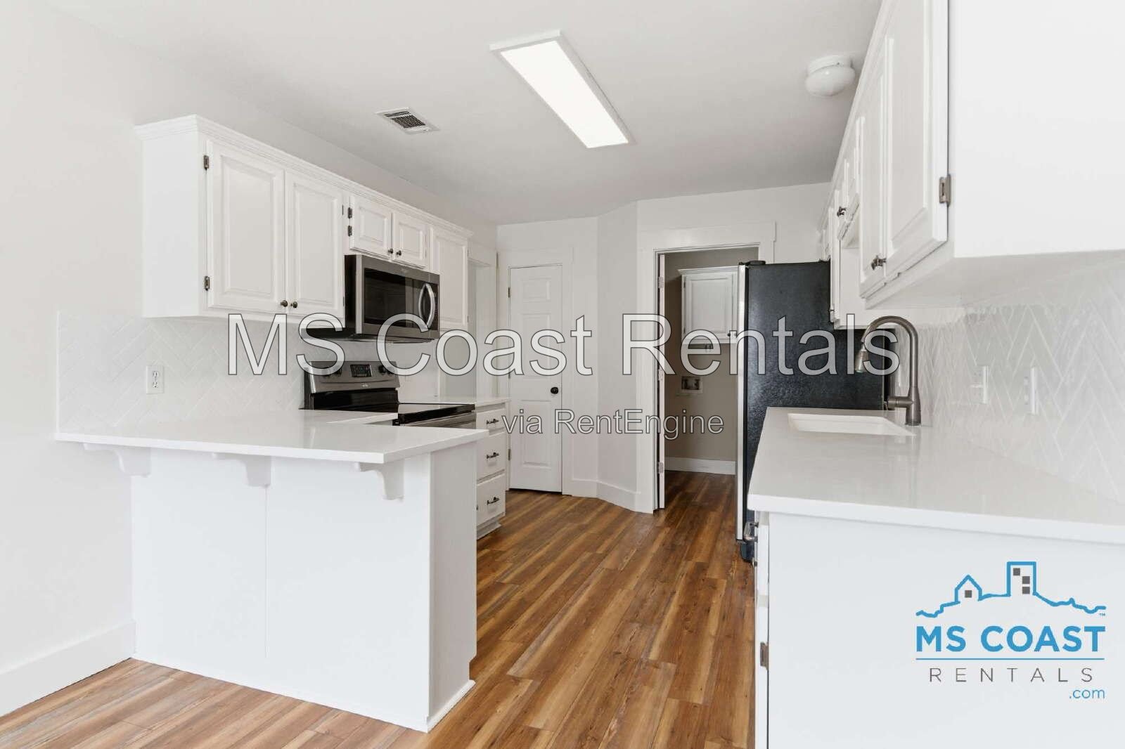 Charming Cottage Cozy Fireplace in Ocean Springs! property image