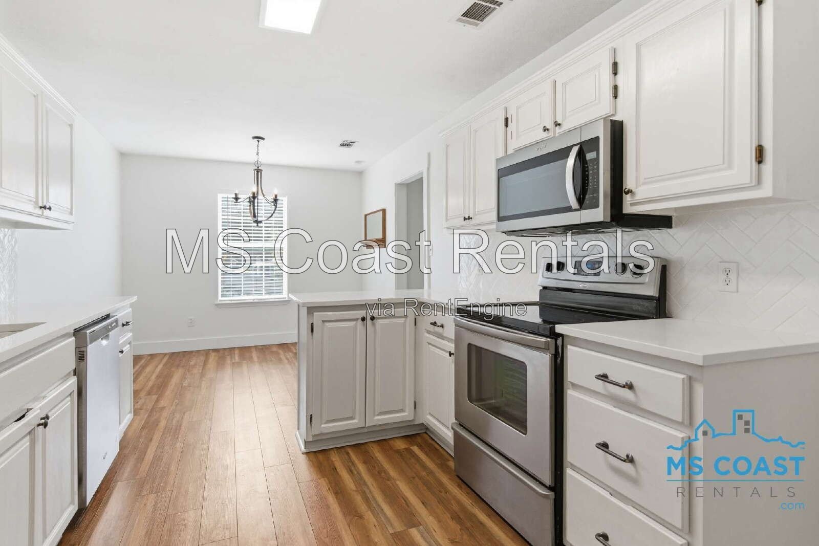 Charming Cottage Cozy Fireplace in Ocean Springs! property image