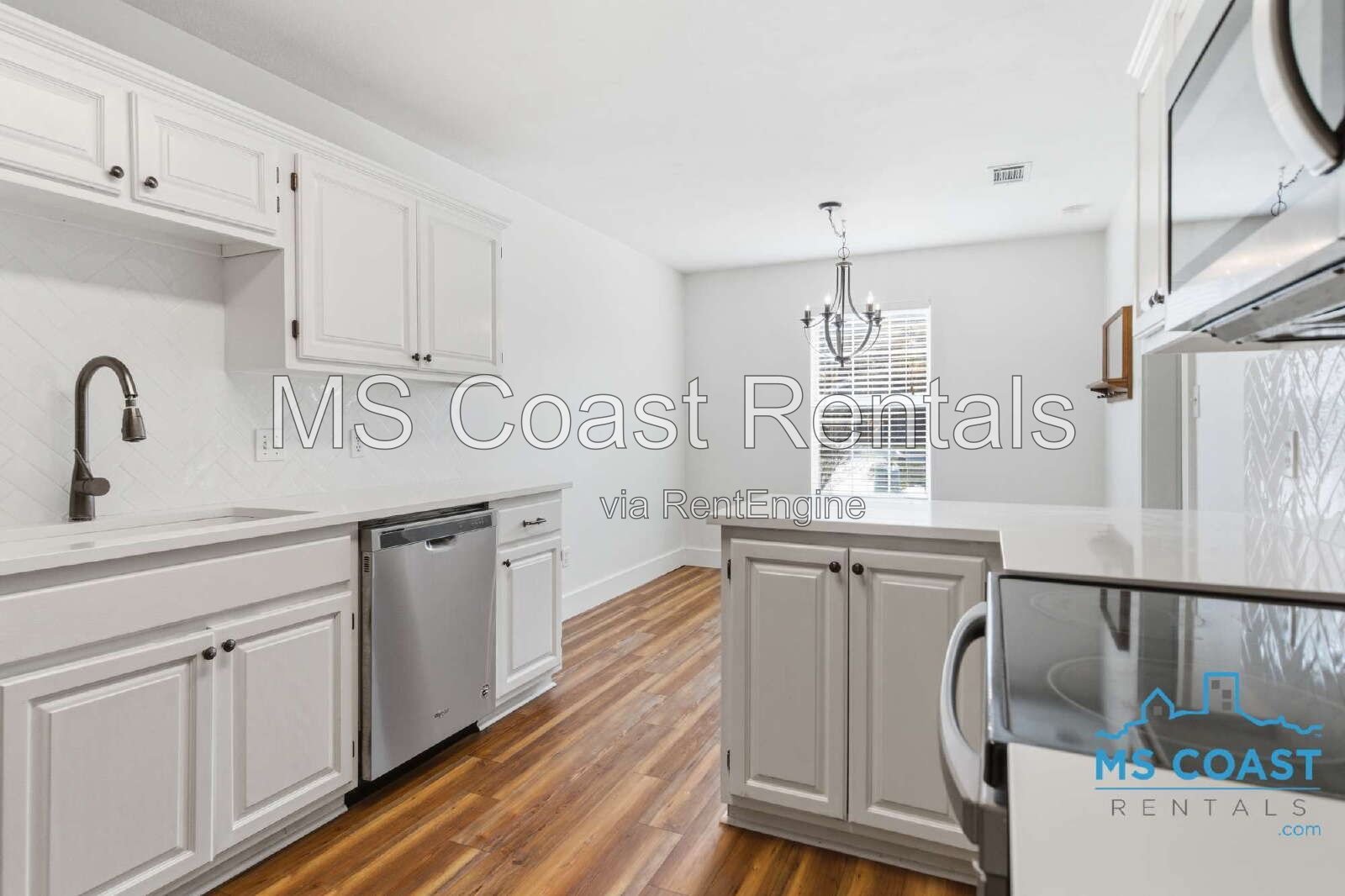 Charming Cottage Cozy Fireplace in Ocean Springs! property image