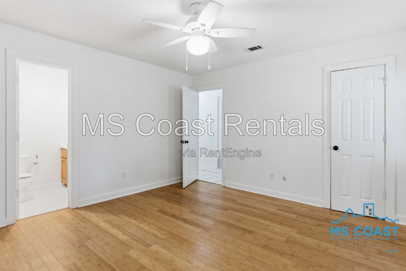Charming Cottage Cozy Fireplace in Ocean Springs! property image
