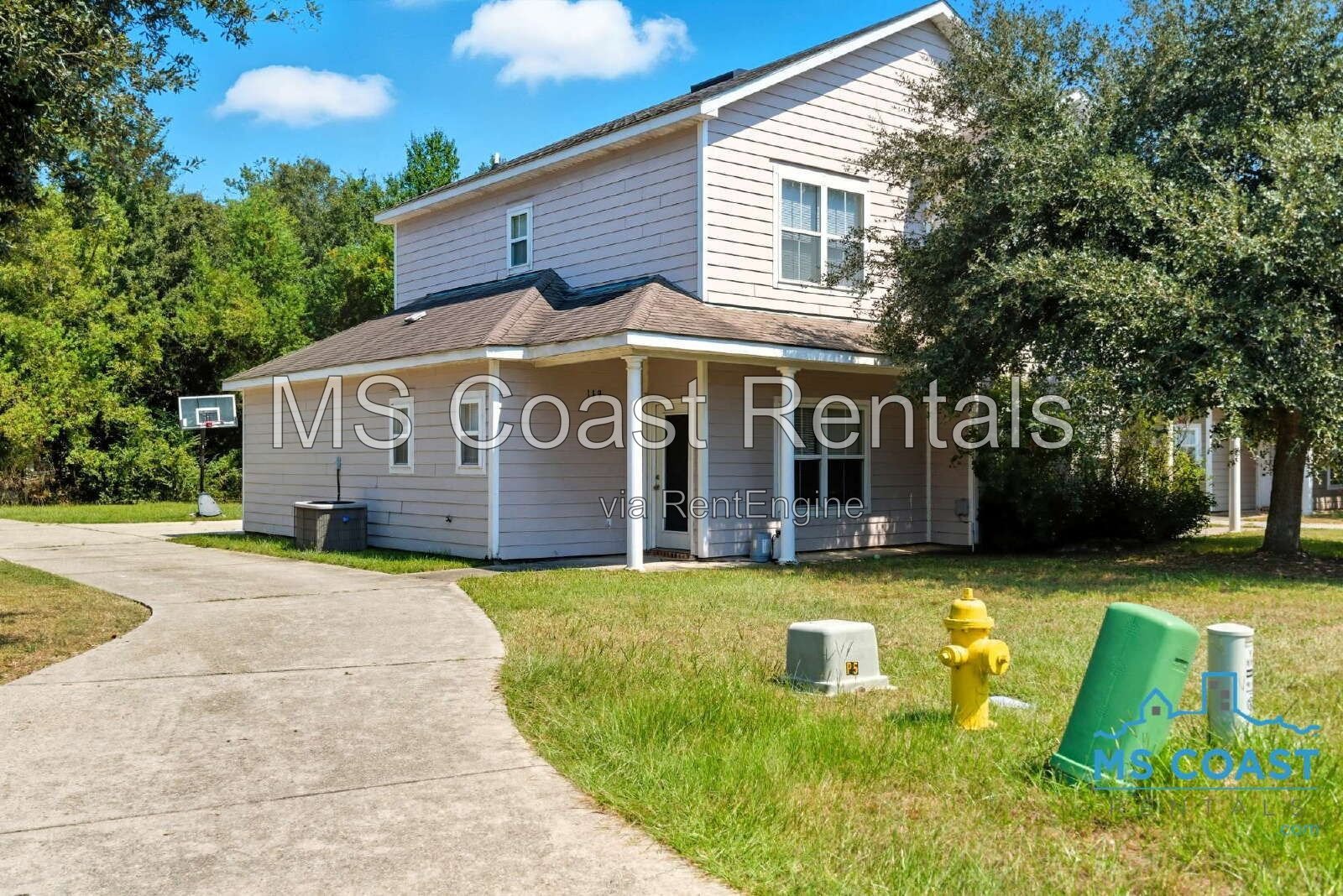 3-Bedroom, 3-Bath Duplex in Prime Location property image