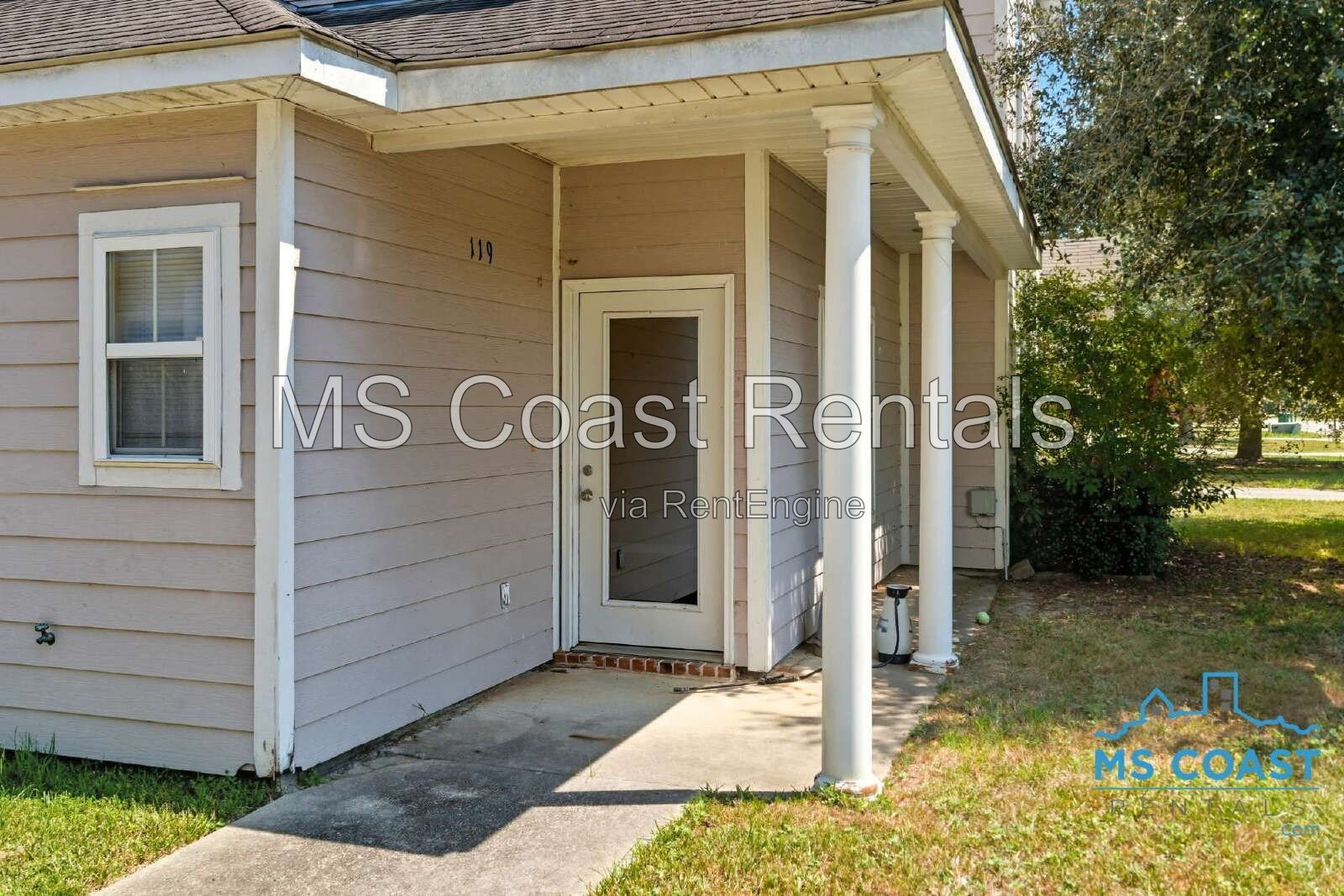 3-Bedroom, 3-Bath Duplex in Prime Location property image