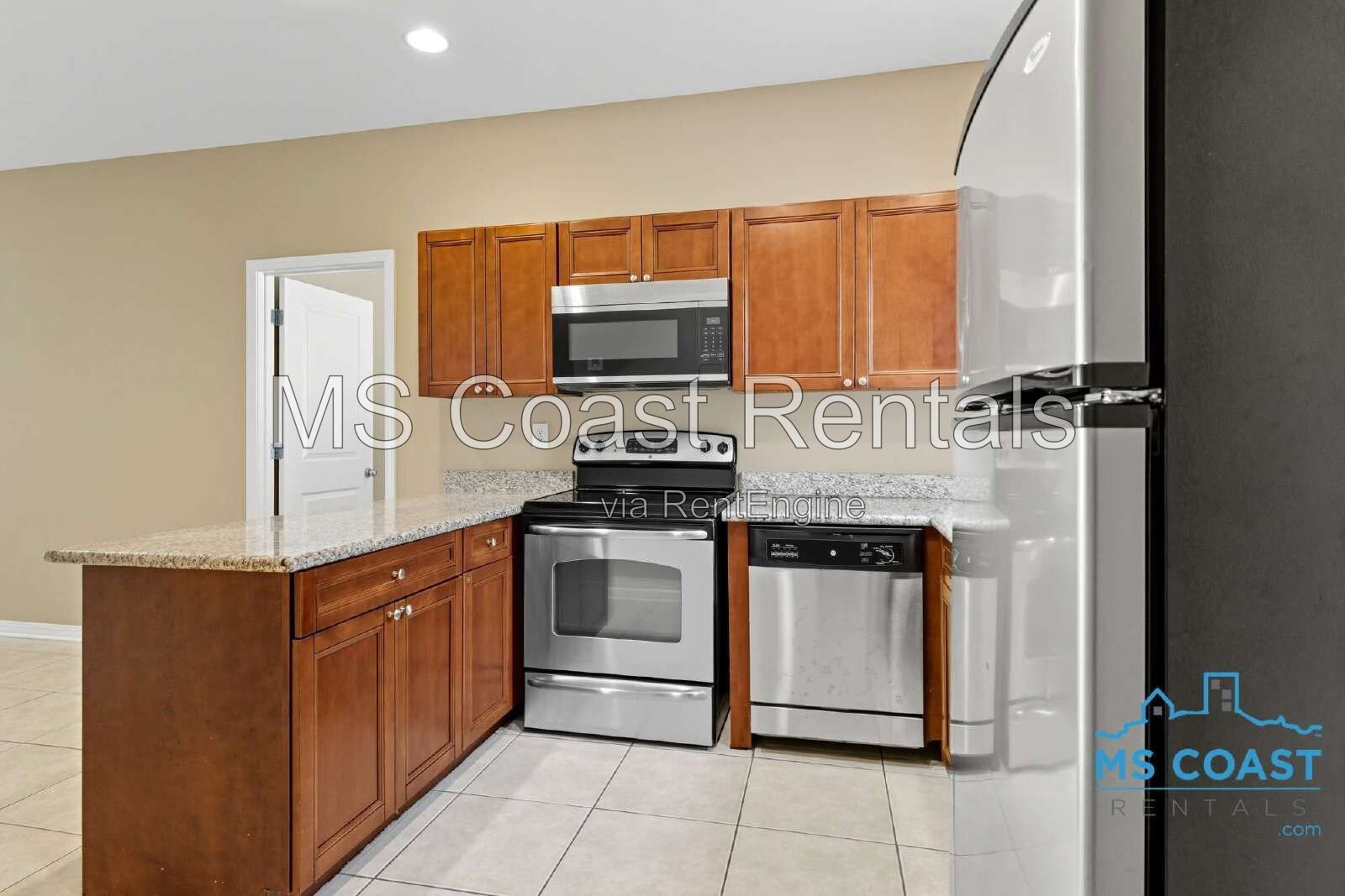 3-Bedroom, 3-Bath Duplex in Prime Location property image