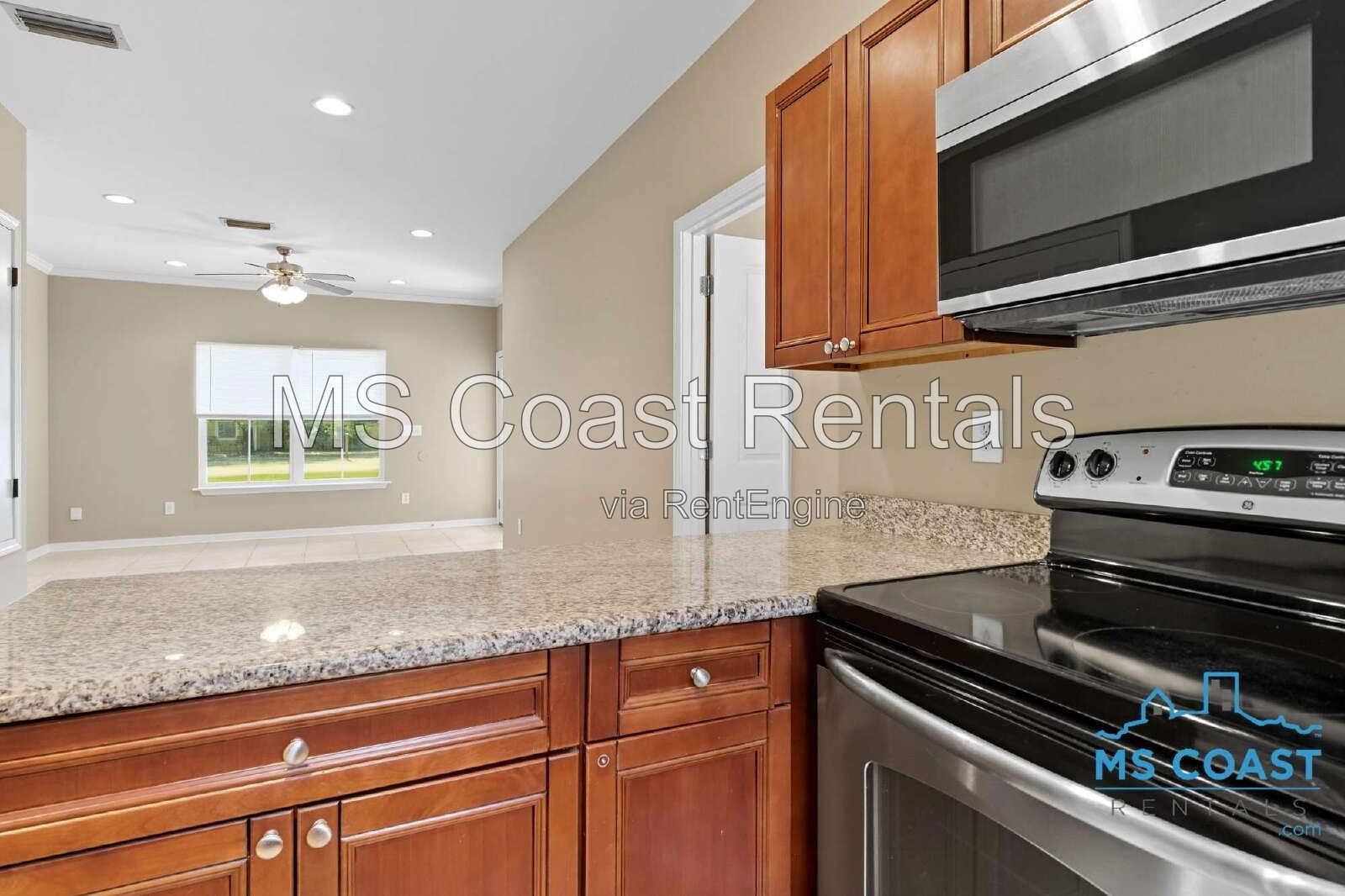 3-Bedroom, 3-Bath Duplex in Prime Location property image