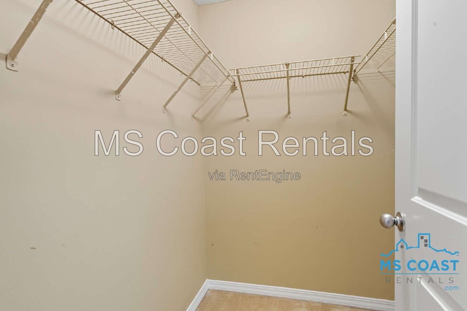 3-Bedroom, 3-Bath Duplex in Prime Location property image