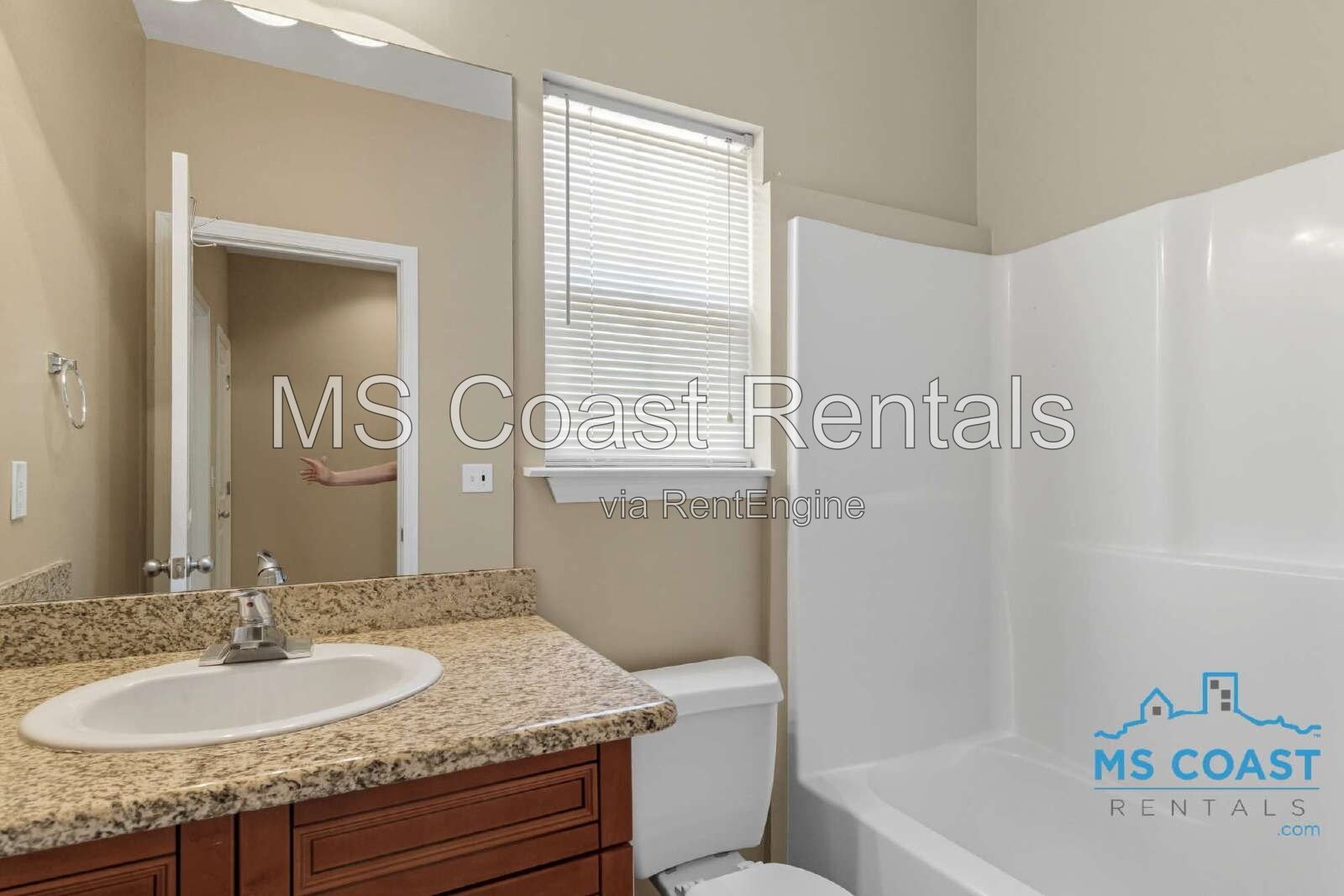 3-Bedroom, 3-Bath Duplex in Prime Location property image