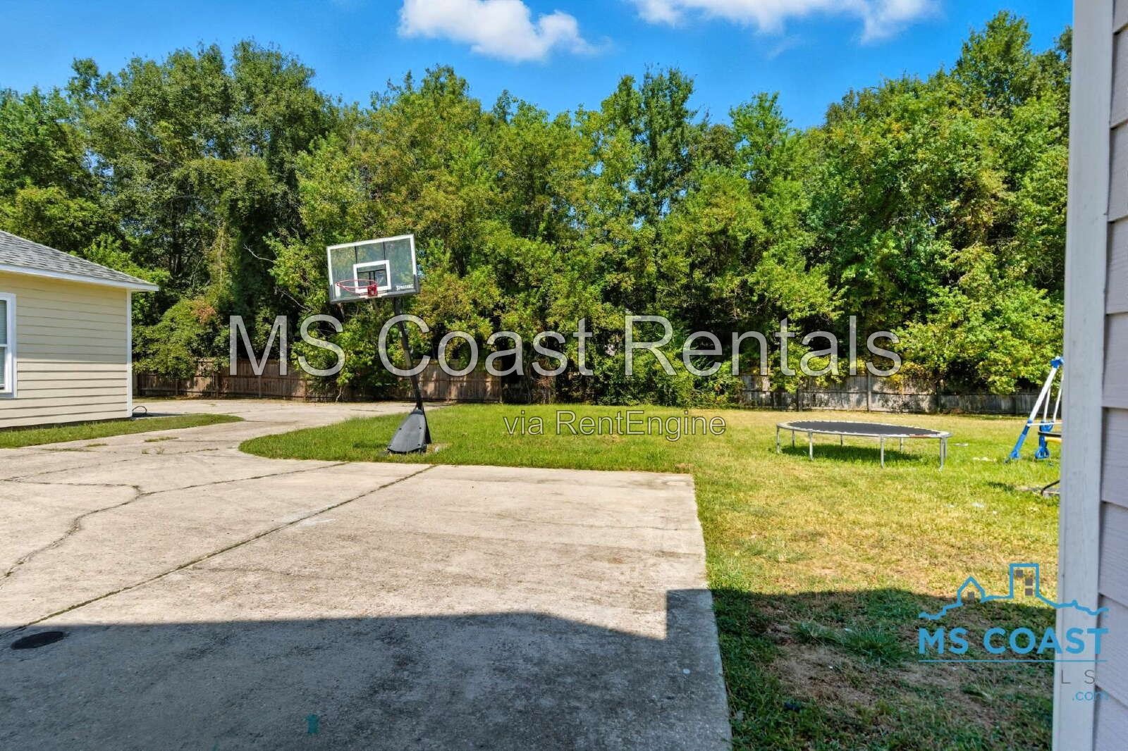3-Bedroom, 3-Bath Duplex in Prime Location property image