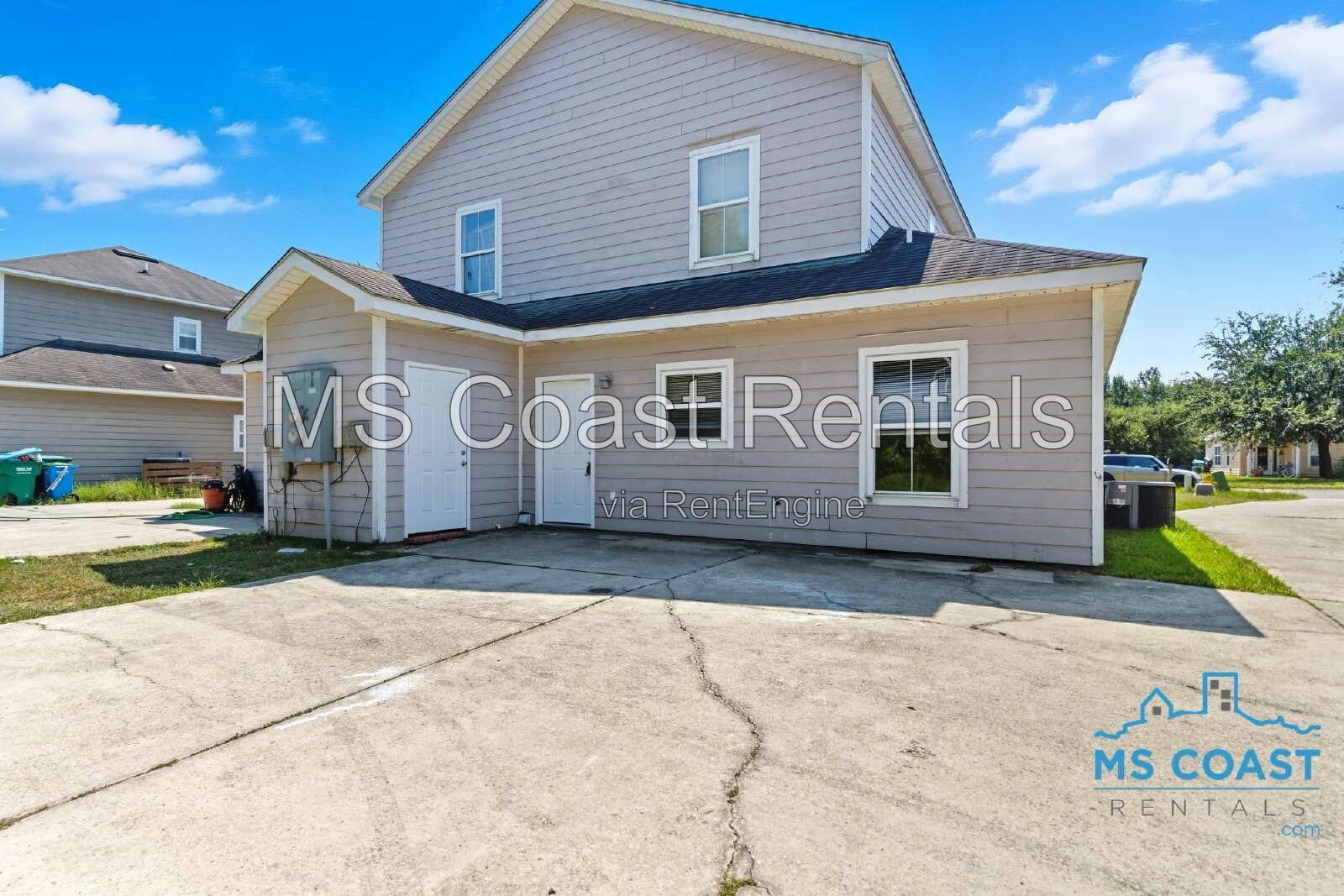 3-Bedroom, 3-Bath Duplex in Prime Location property image