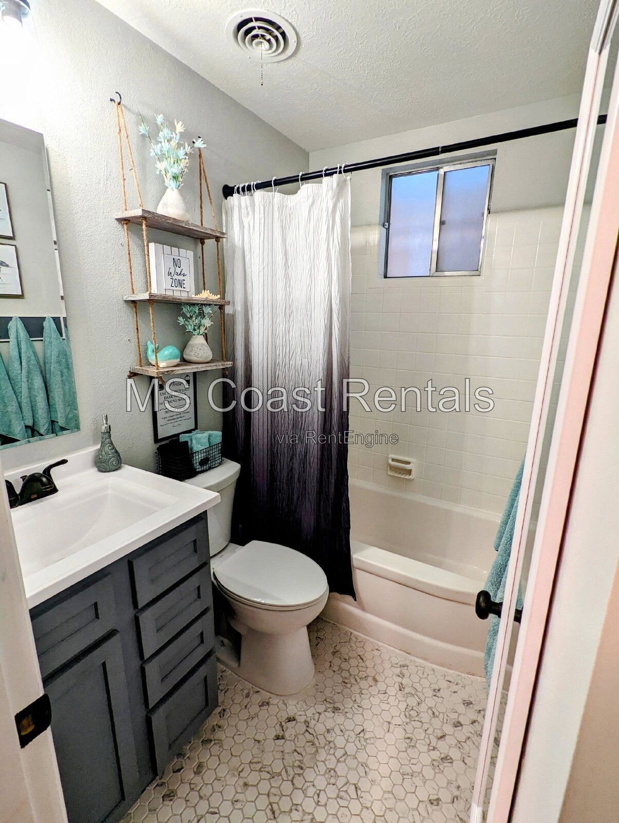 Cozy 2-Bedroom Home in Long beach! property image