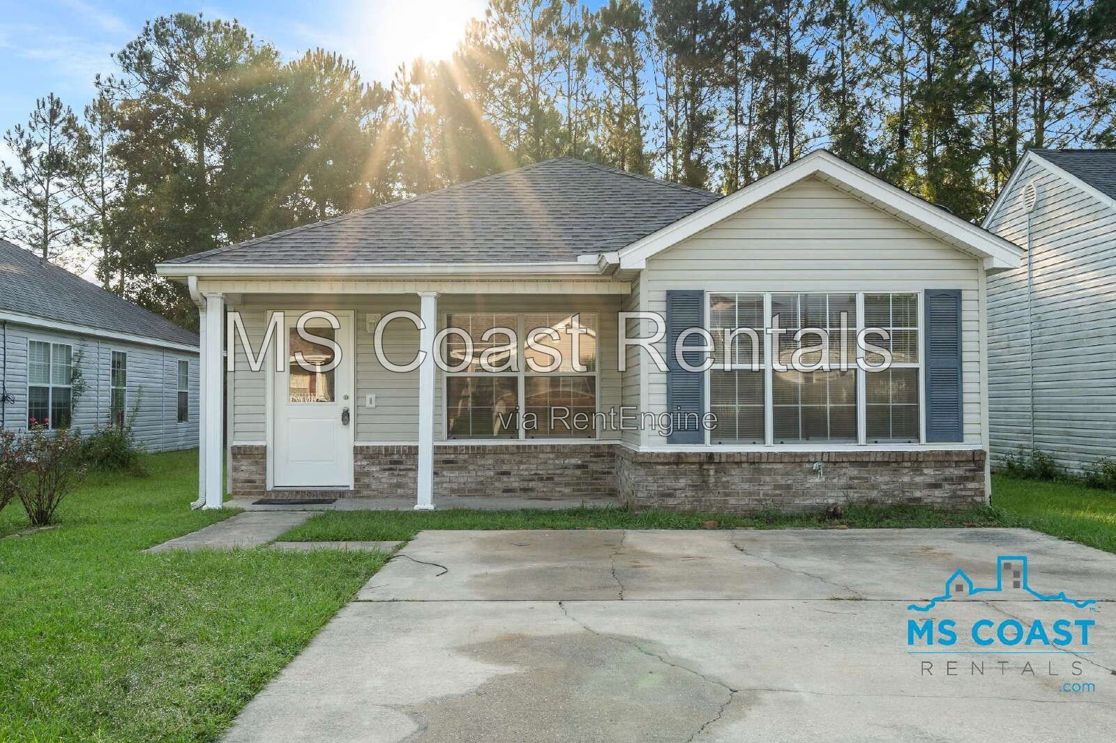 3 Bed / 2 Bath Home in North Gulfport – Fenced Backyard property image