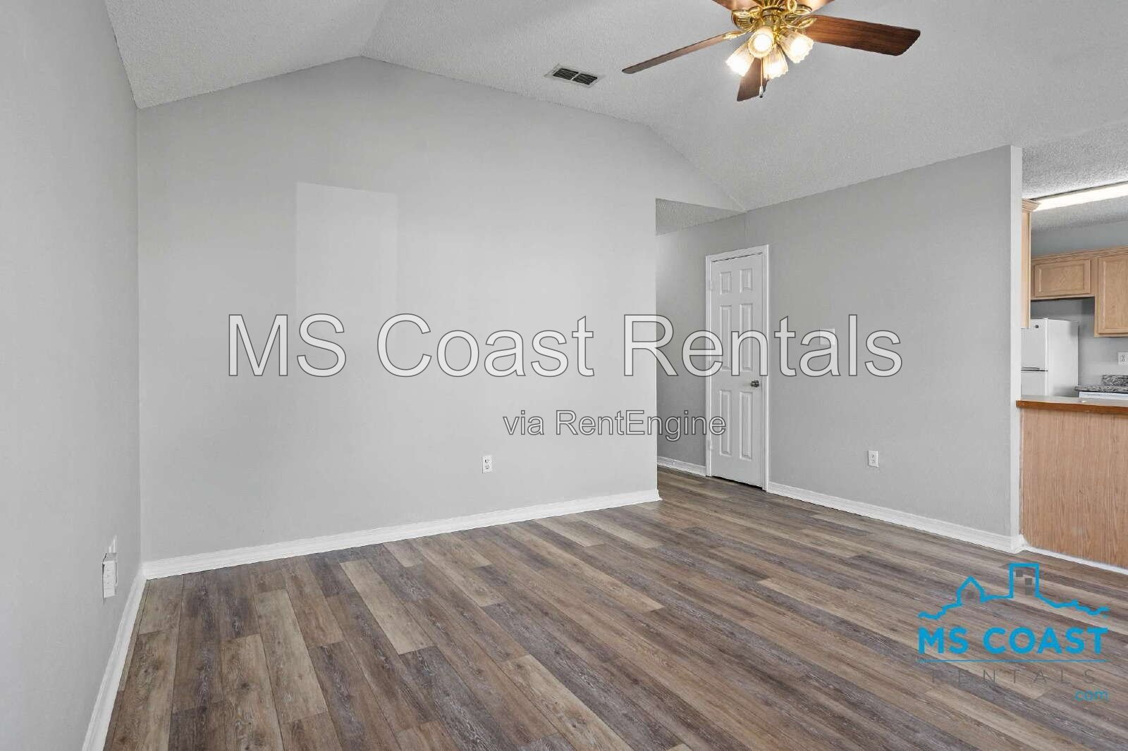 3 Bed / 2 Bath Home in North Gulfport – Fenced Backyard property image