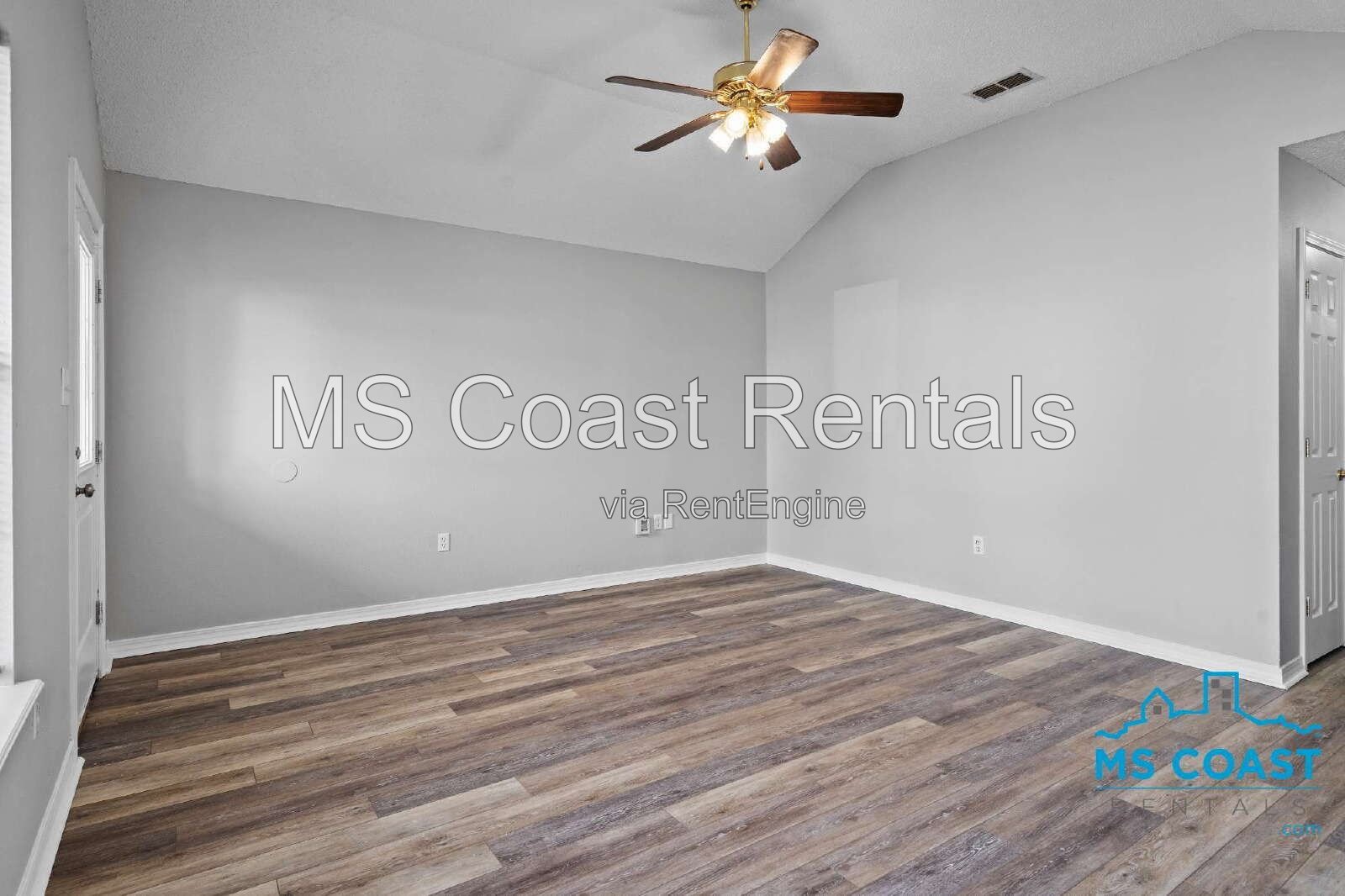 3 Bed / 2 Bath Home in North Gulfport – Fenced Backyard property image