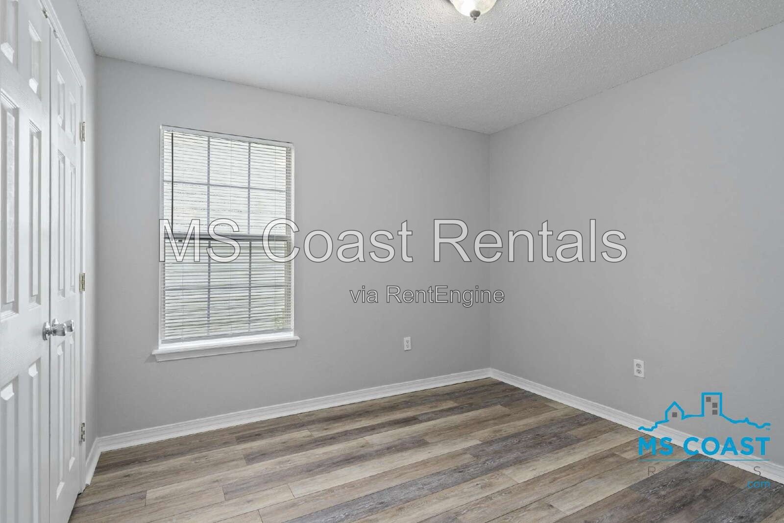 3 Bed / 2 Bath Home in North Gulfport – Fenced Backyard property image