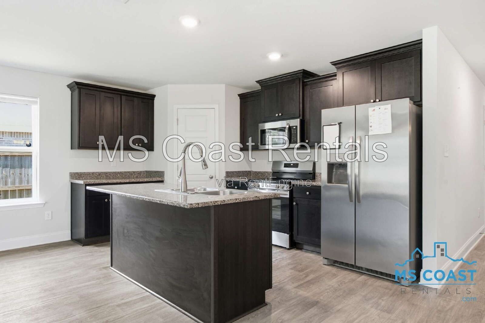 3 Bed / 2 Bath Spacious Luxury Home in North Gulfport property image