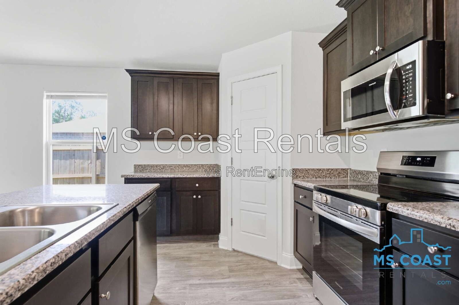 3 Bed / 2 Bath Spacious Luxury Home in North Gulfport property image