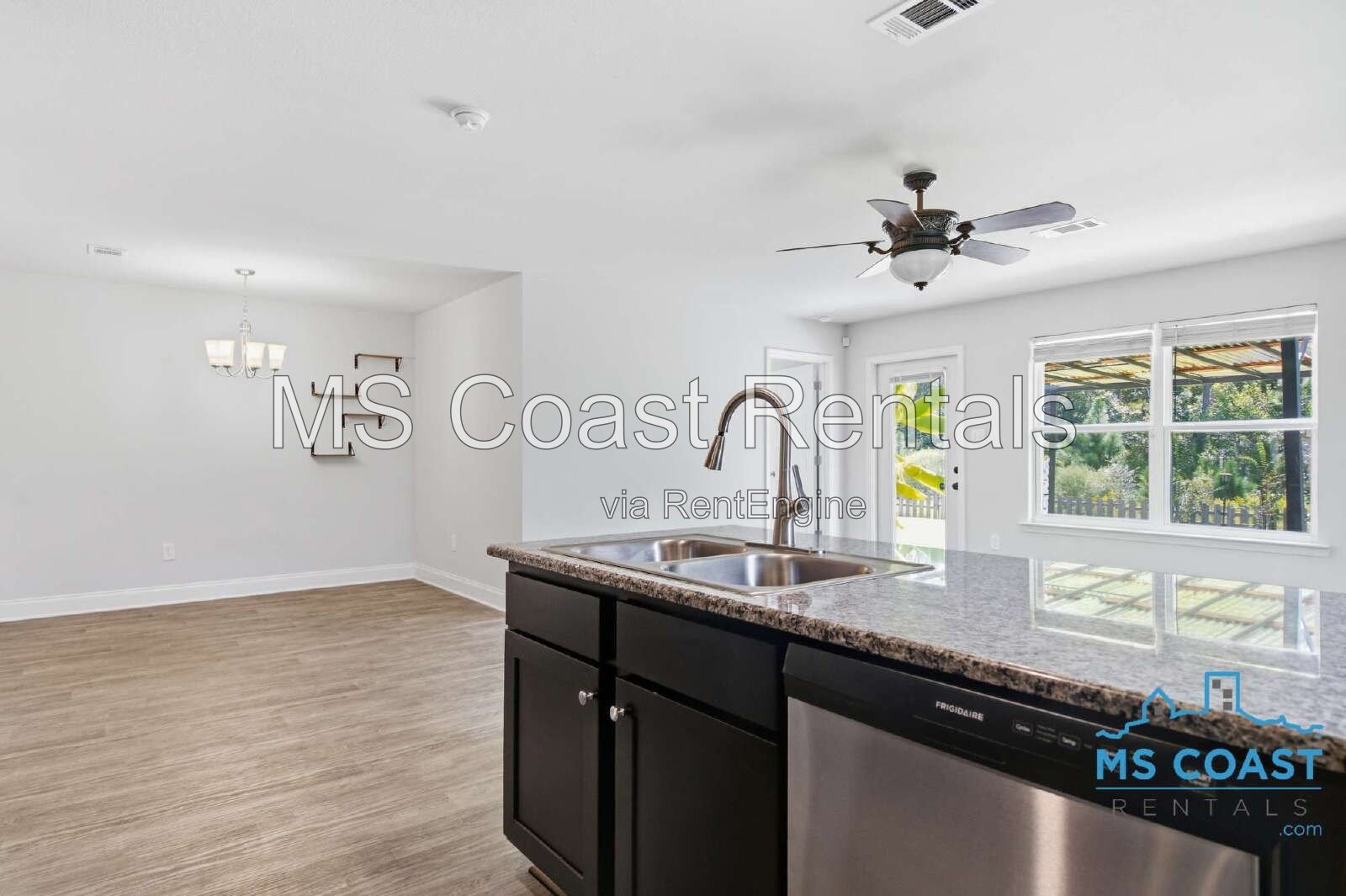 3 Bed / 2 Bath Spacious Luxury Home in North Gulfport property image
