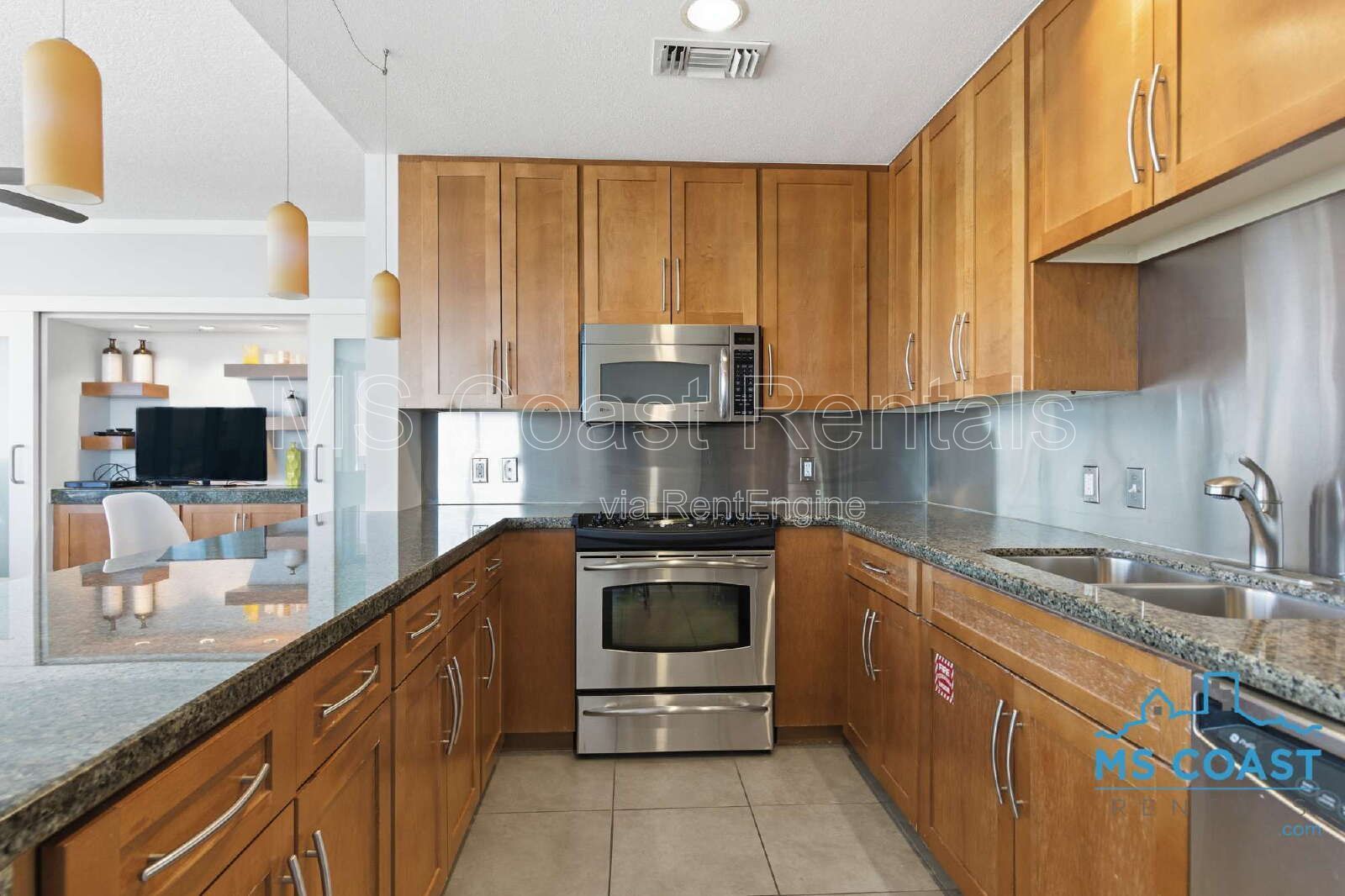 Luxurious 2-Bed, 2-Bath Condo Retreat on Beach Boulevard, Biloxi – Spacious 1670 Sq. Ft. Haven! property image