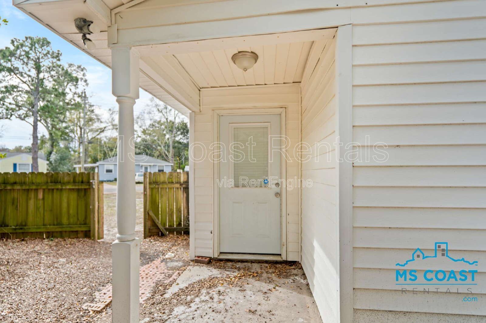 Charming 3-bedroom, 2-bath white bungalow near Keesler property image