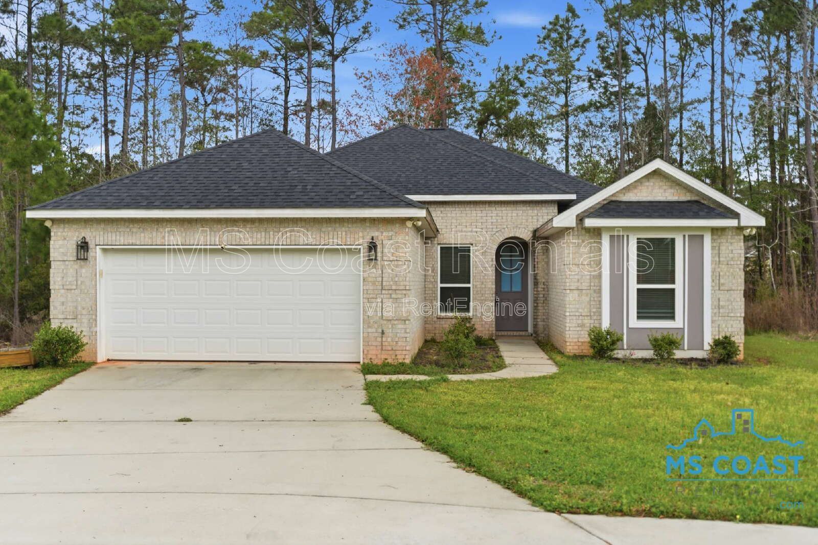 Charming 4-Bed Oasis in Gulfport: Spacious 1730 Sq Ft Home with 2 Full Baths! property image
