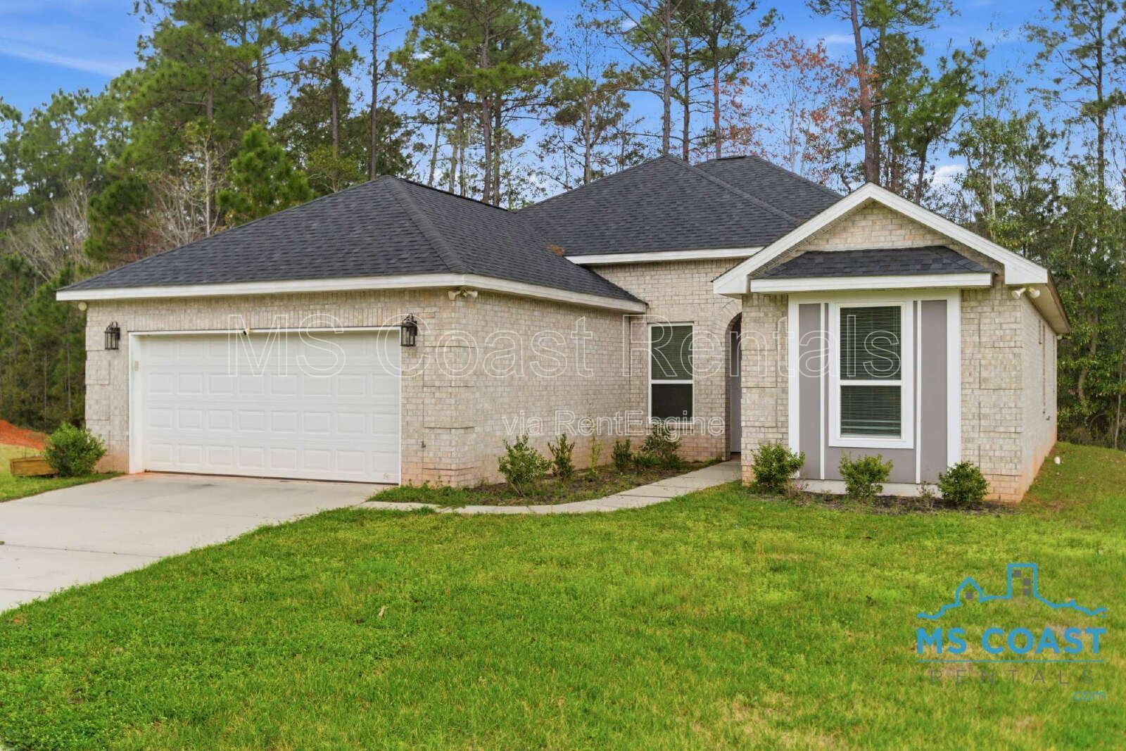 Charming 4-Bed Oasis in Gulfport: Spacious 1730 Sq Ft Home with 2 Full Baths! property image
