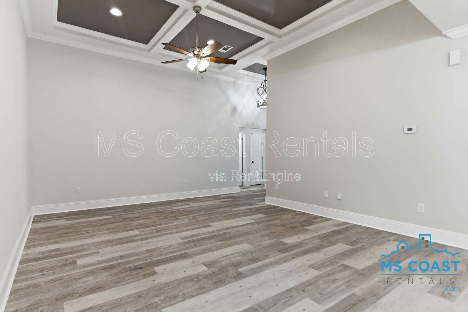 Charming 4-Bed Oasis in Gulfport: Spacious 1730 Sq Ft Home with 2 Full Baths! property image