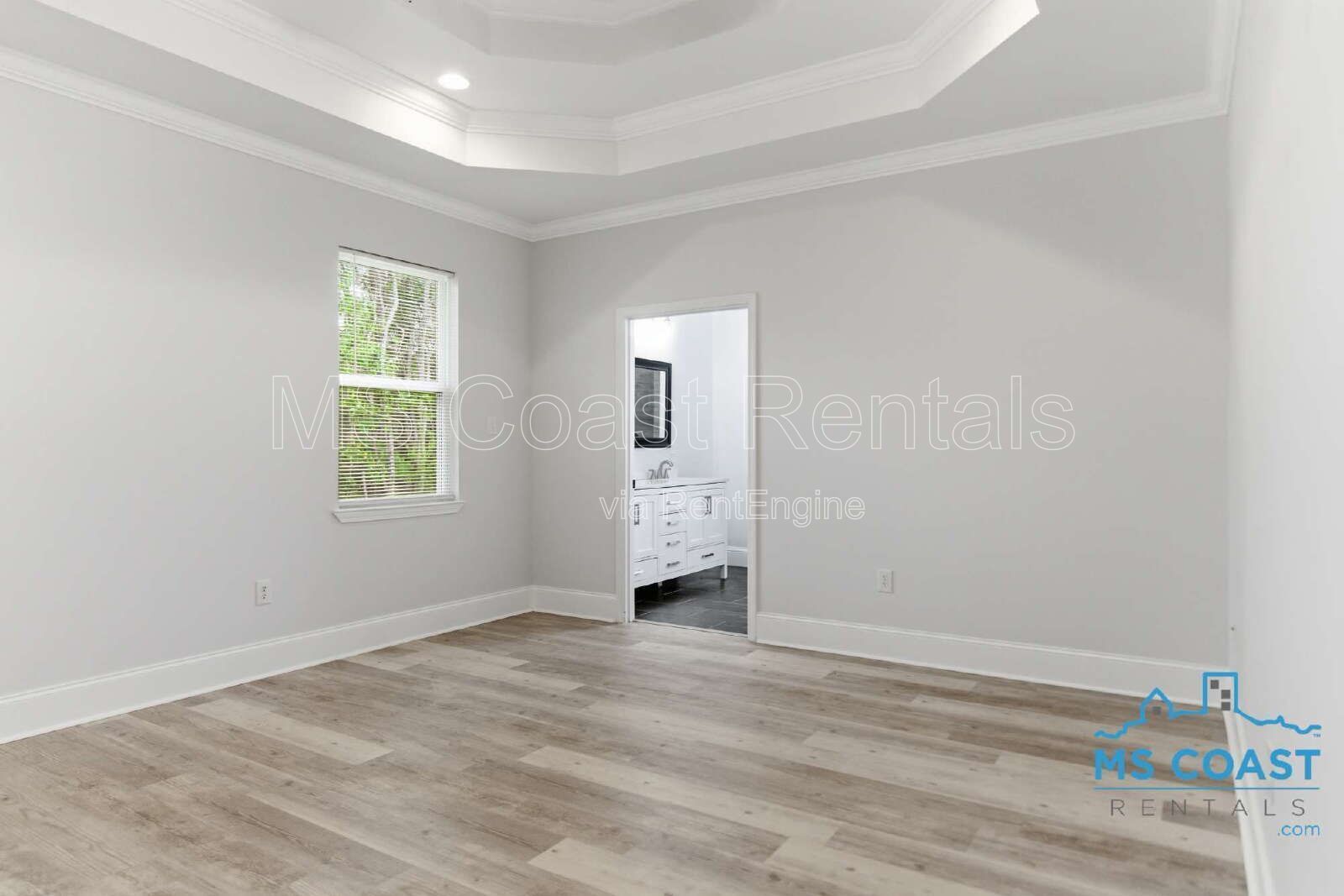 Charming 4-Bed Oasis in Gulfport: Spacious 1730 Sq Ft Home with 2 Full Baths! property image