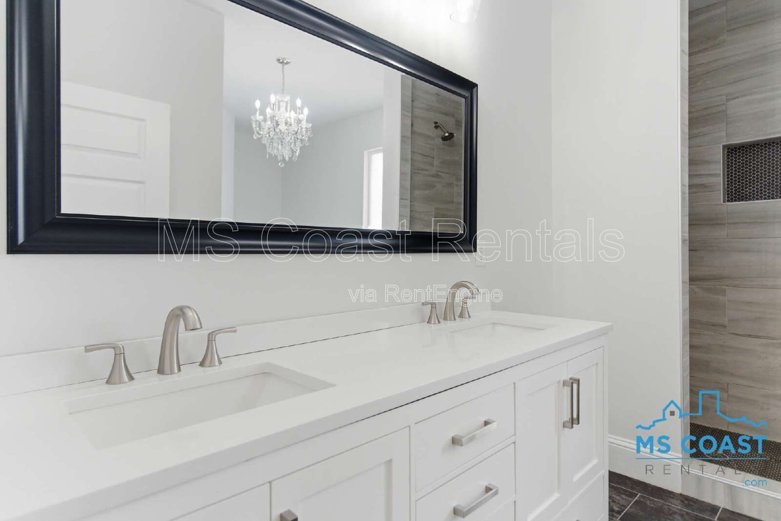 Charming 4-Bed Oasis in Gulfport: Spacious 1730 Sq Ft Home with 2 Full Baths! property image