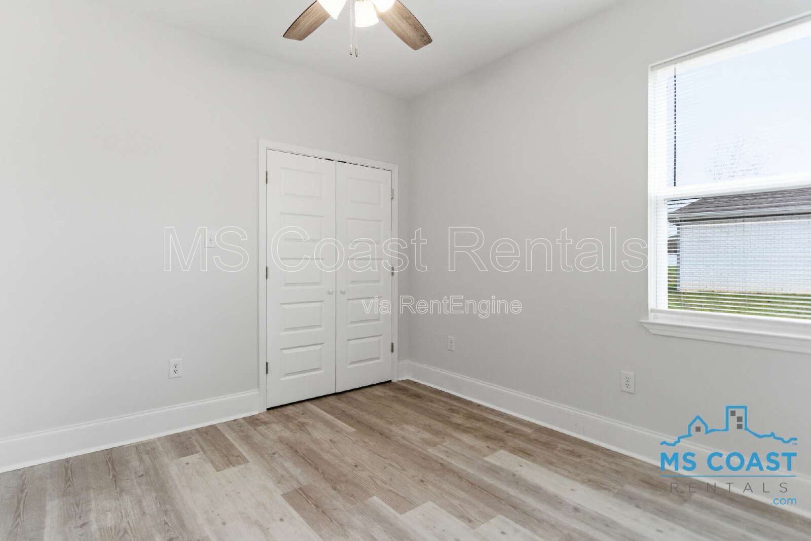 Charming 4-Bed Oasis in Gulfport: Spacious 1730 Sq Ft Home with 2 Full Baths! property image