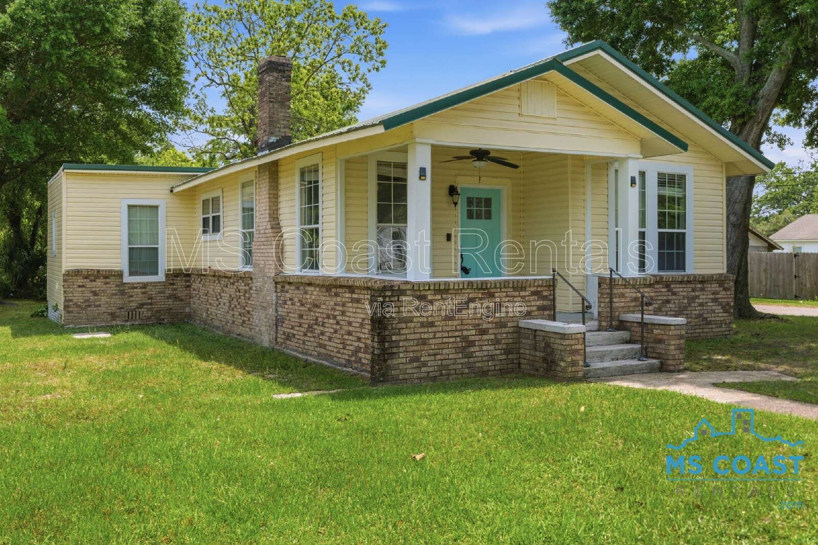 3-Bedroom Oasis with 2 Full Baths in Gulfport - Your Perfect Retreat Awaits! property image