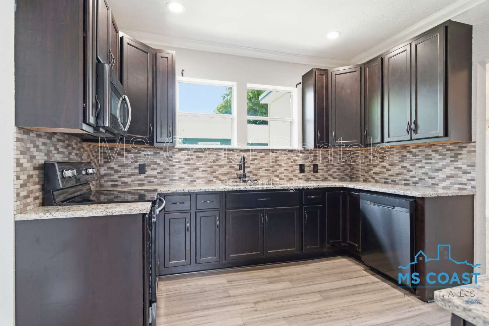 3-Bedroom Oasis with 2 Full Baths in Gulfport - Your Perfect Retreat Awaits! property image