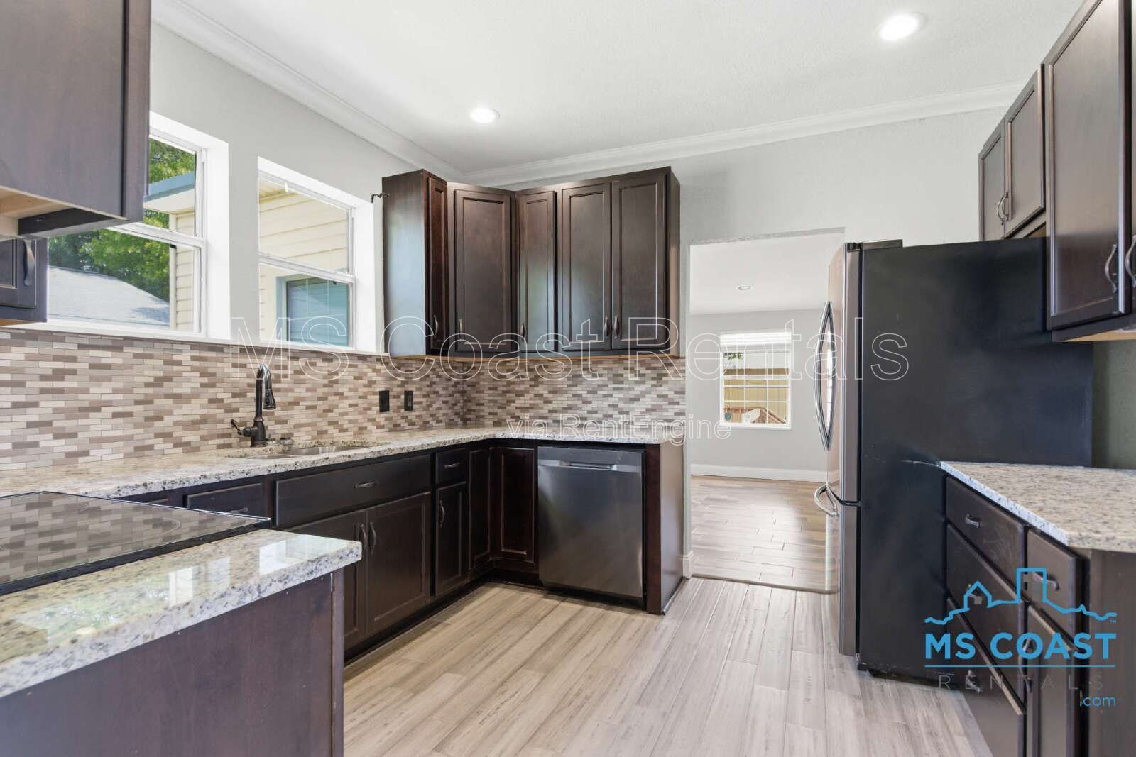 3-Bedroom Oasis with 2 Full Baths in Gulfport - Your Perfect Retreat Awaits! property image