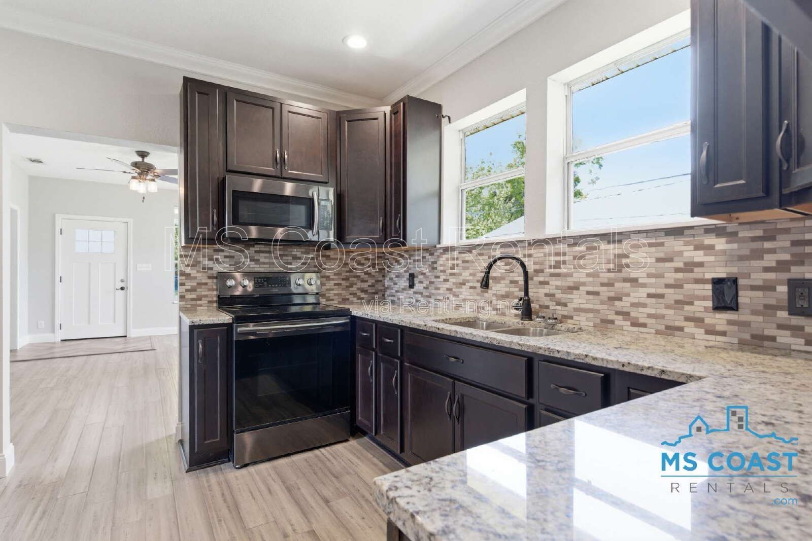 3-Bedroom Oasis with 2 Full Baths in Gulfport - Your Perfect Retreat Awaits! property image