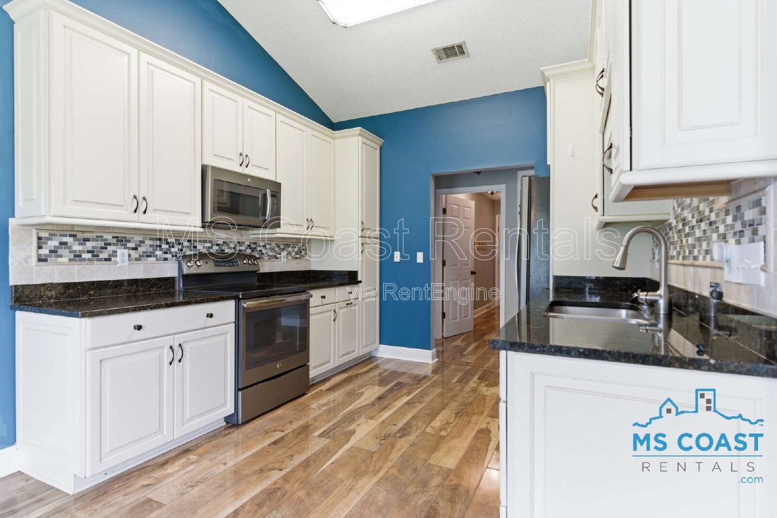 Elegant Modern house with Fireplace & Fully Fenced Yard — Biloxi!

14961 Greenwell Circle, Biloxi, MS 39532 | 3 Bed | 2 Bath property image