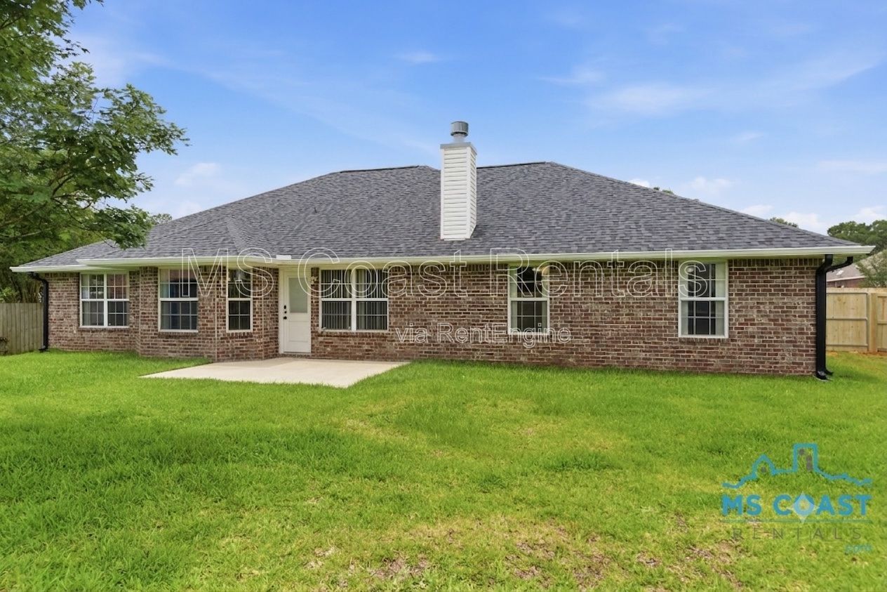 Elegant Modern house with Fireplace & Fully Fenced Yard — Biloxi!

14961 Greenwell Circle, Biloxi, MS 39532 | 3 Bed | 2 Bath property image