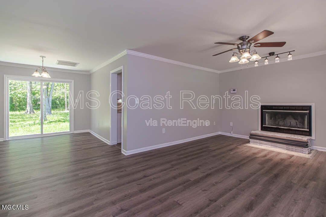 Spacious 5 Bedroom Family Home in a Quiet Neighborhood property image
