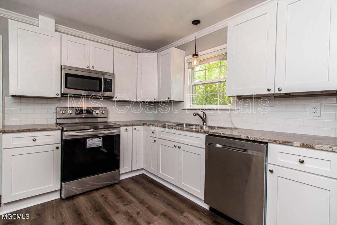 Spacious 5 Bedroom Family Home in a Quiet Neighborhood property image