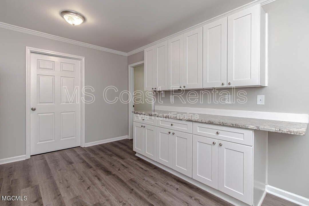Spacious 5 Bedroom Family Home in a Quiet Neighborhood property image
