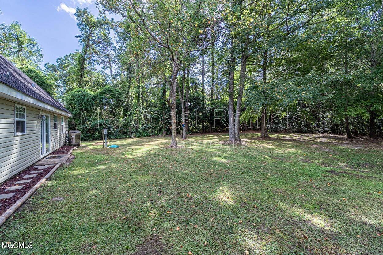 Spacious 5 Bedroom Family Home in a Quiet Neighborhood property image
