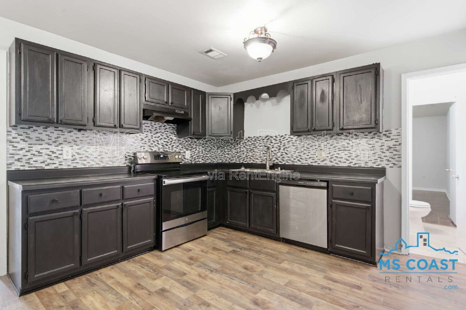 Affordable 4 Bedroom Home - Convenient to Downtown, Hwy 49 & the Coast property image