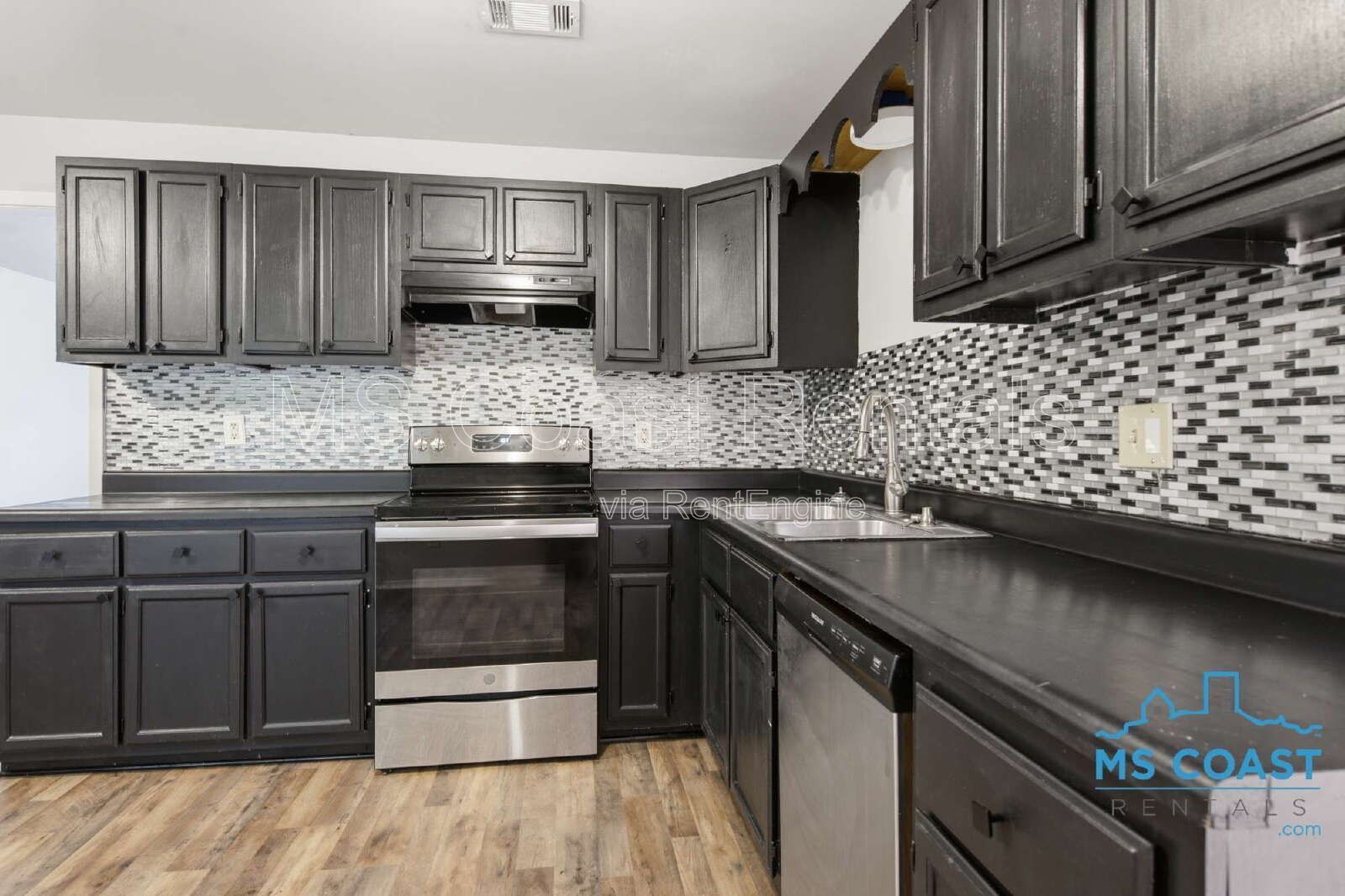 Affordable 4 Bedroom Home - Convenient to Downtown, Hwy 49 & the Coast property image